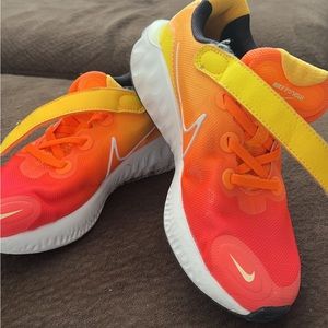 Sweet Nikes! Red and orange size 2